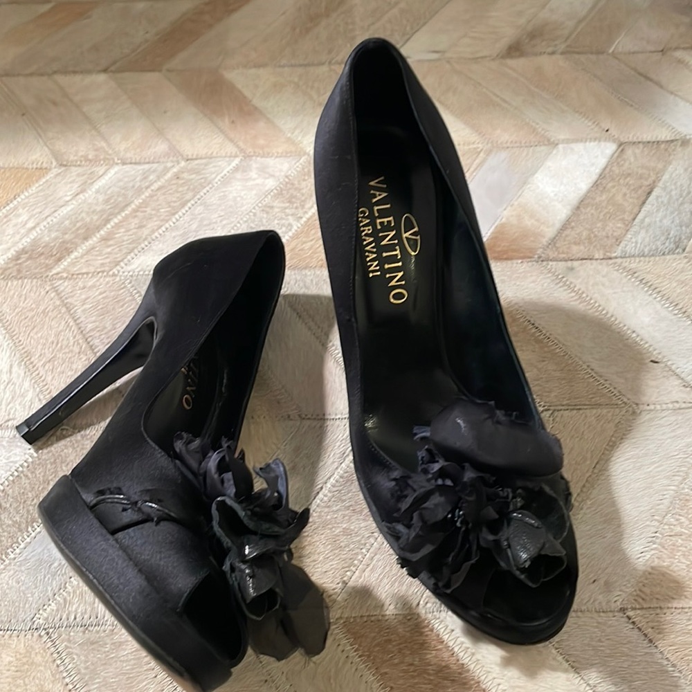 Valentino gently worn heels